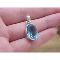 Echt zilveren hanger met topaas